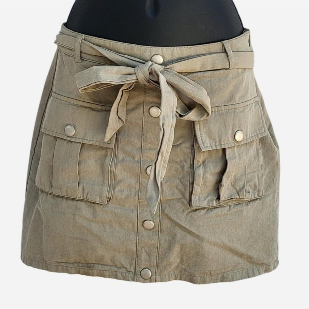 SHEIN Premium Beige Skirt